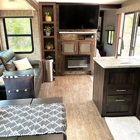 Hotel Private Hill Country Glamping Rv